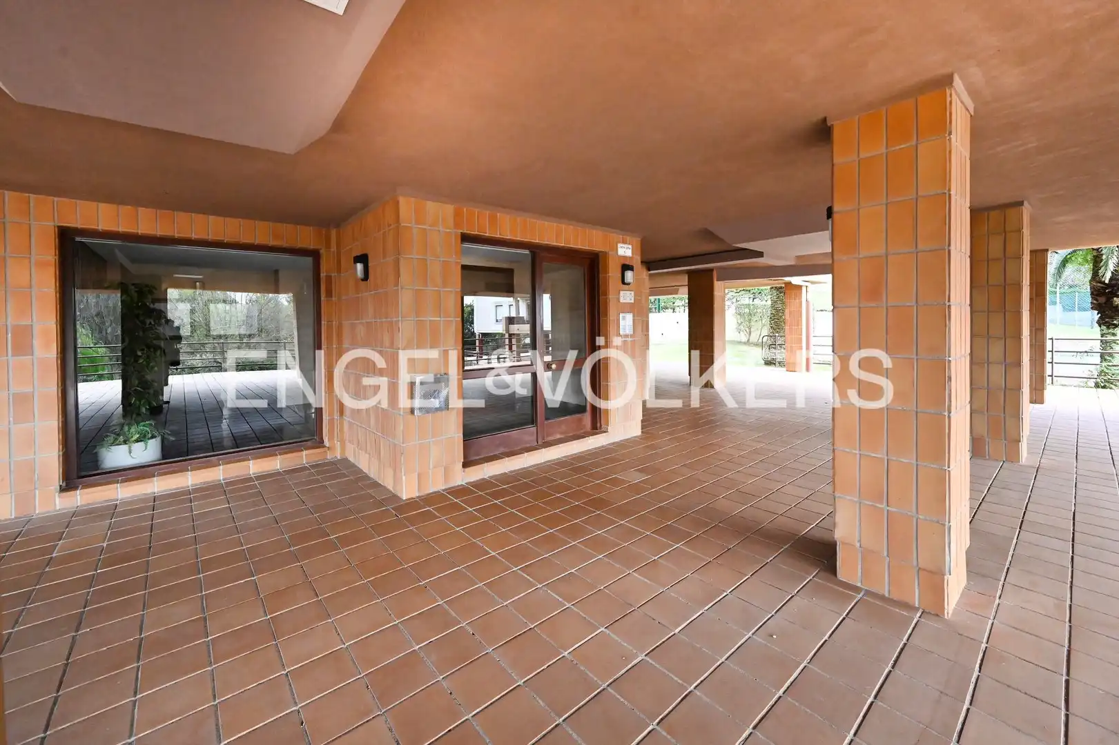 Terrasse von Wohnung zum Verkauf in Santander mit Heizung, Privatgarten und Abstellraum