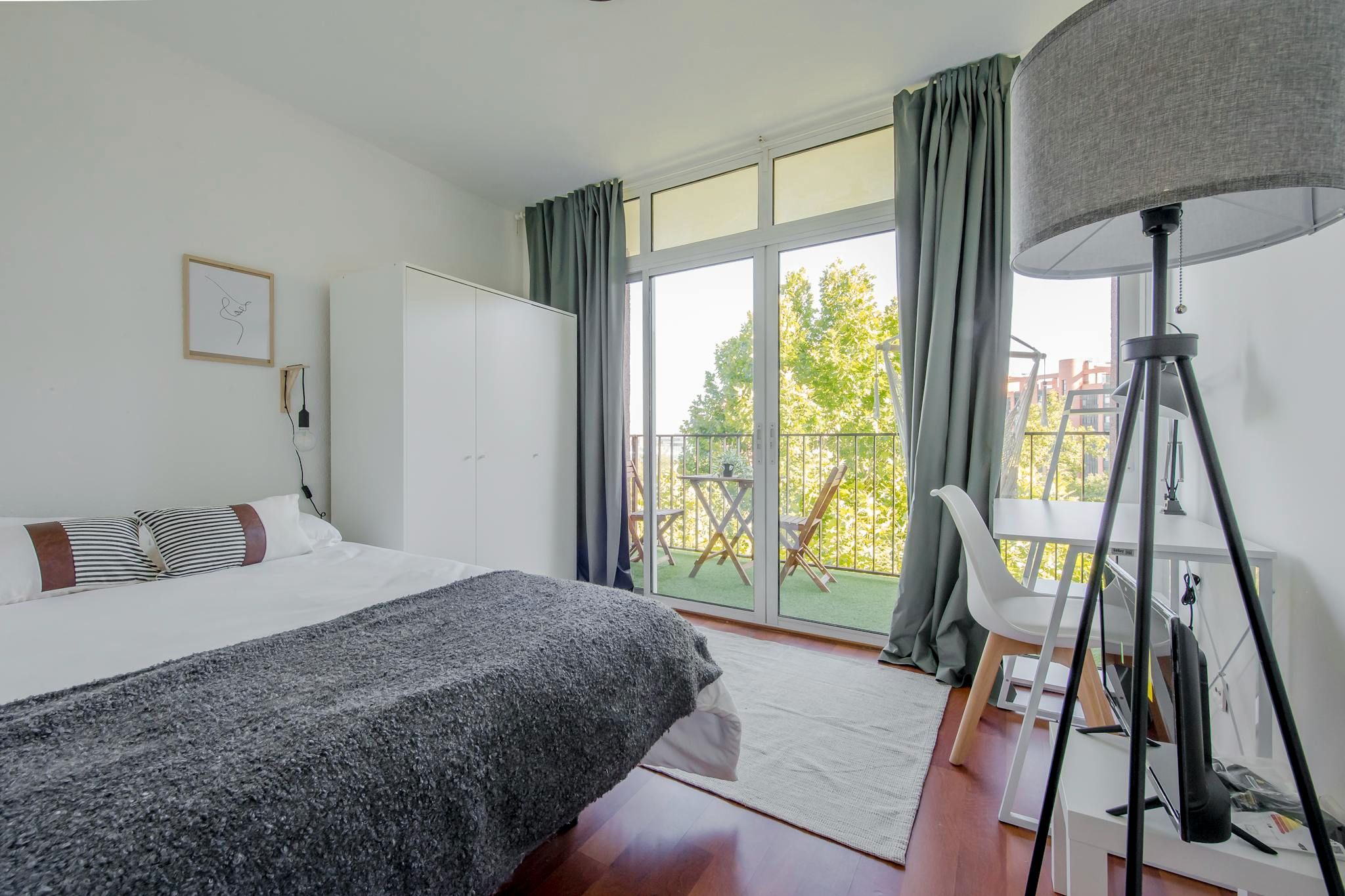 Bedroom of Flat to share in  Madrid Capital  with Furnished, Washing machine and Balcony