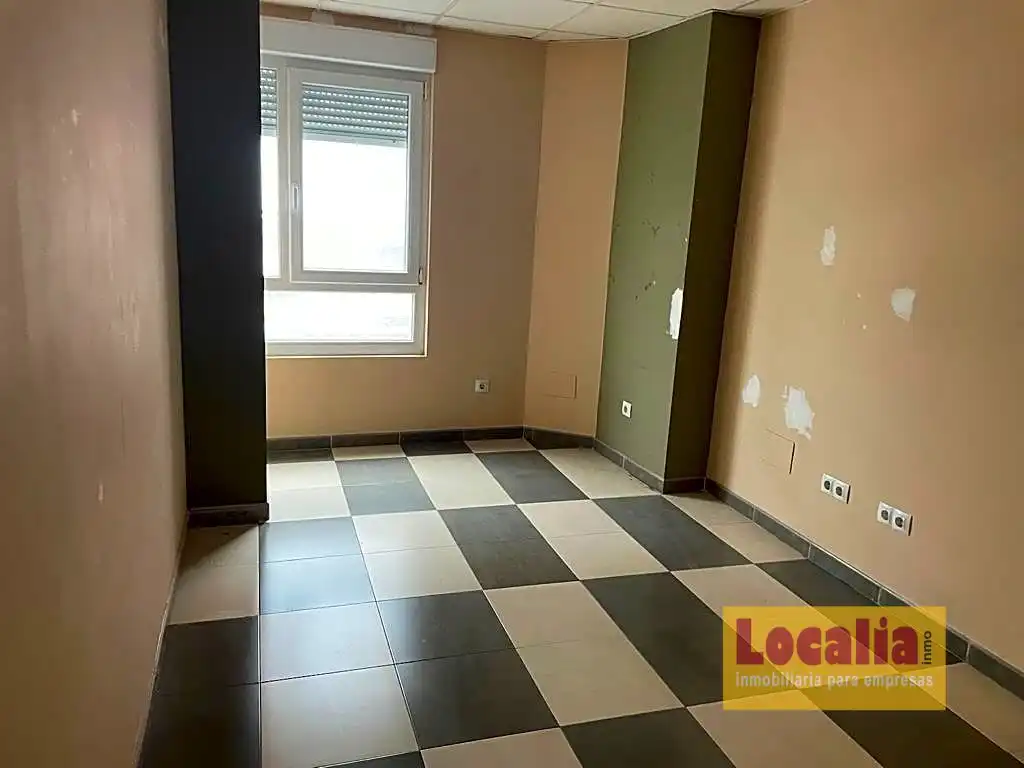 Büro mit Aufzug zur Miete in Julián Ceballos, imagen 2