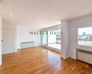 Sala d'estar de Àtic de lloguer en  Madrid Capital amb Aire condicionat, Calefacció i Terrassa