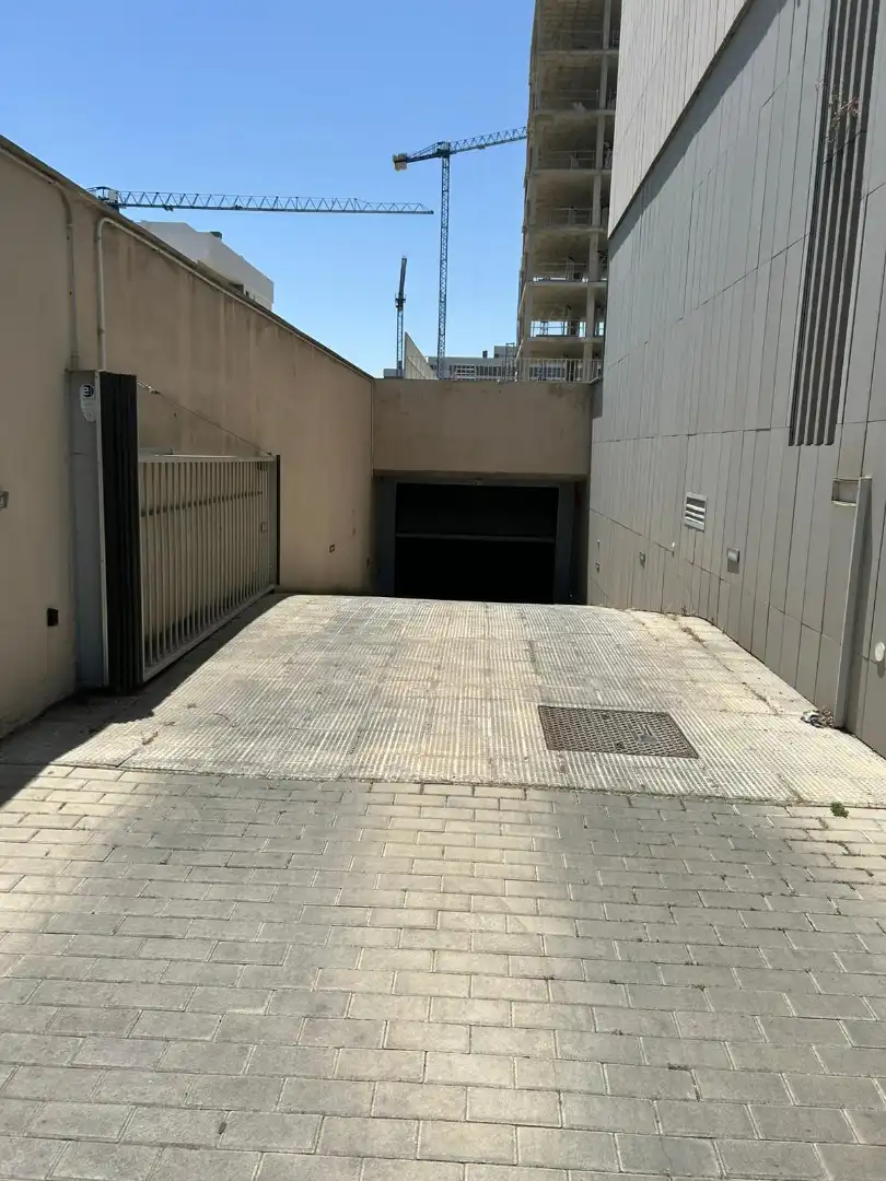 Parking de Piso en venta en Tomares con Aire acondicionado, Terraza y Amueblado