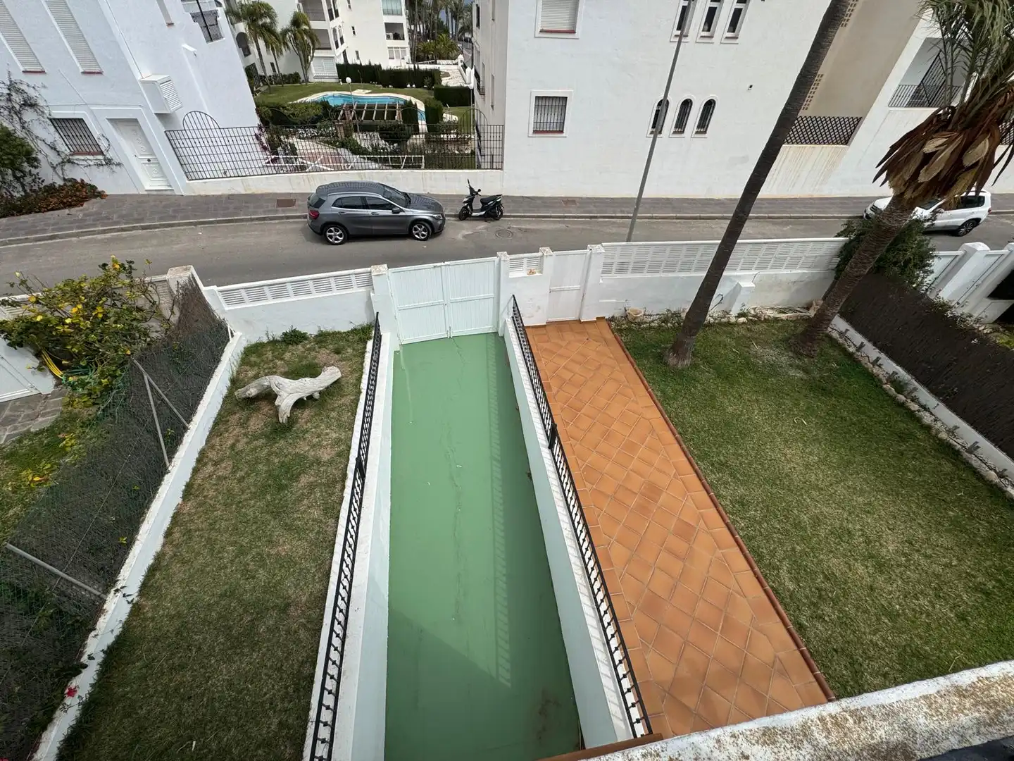 Aparcament de Casa o xalet en venda en Roquetas de Mar amb Aire condicionat, Jardí privat i Terrassa