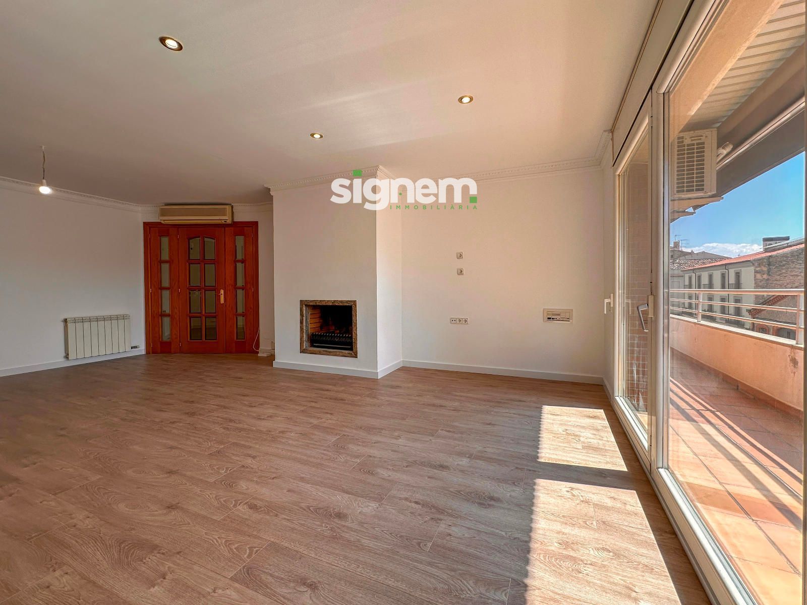 Living room of Flat for sale in Manresa  with Air Conditioner, Heating and Parquet flooring