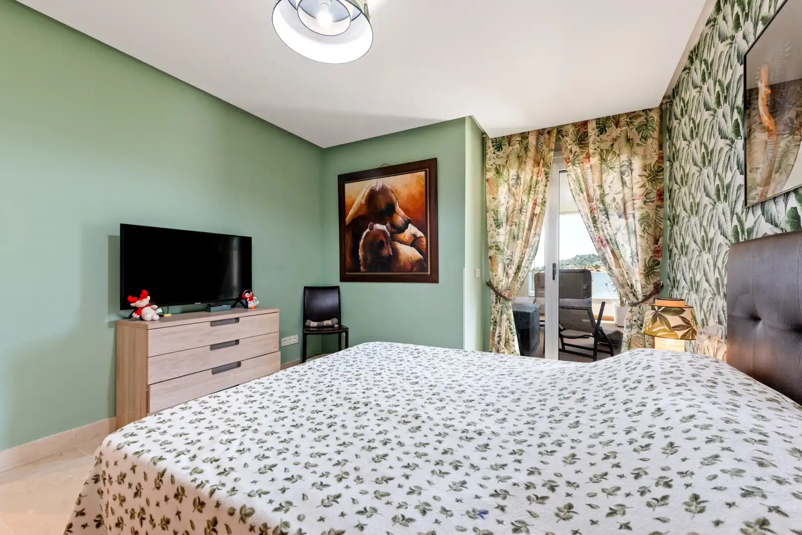 Habitación de Apartamento en venta en Benahavís con Aire acondicionado, Terraza y Piscina
