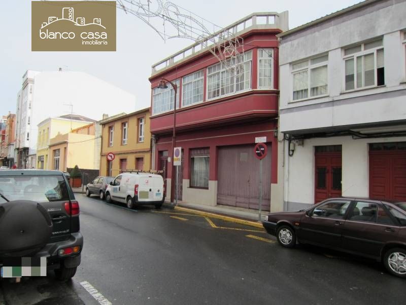 Vista exterior de Casa o xalet en venda en Carballo amb Jardí privat, Terrassa i Traster