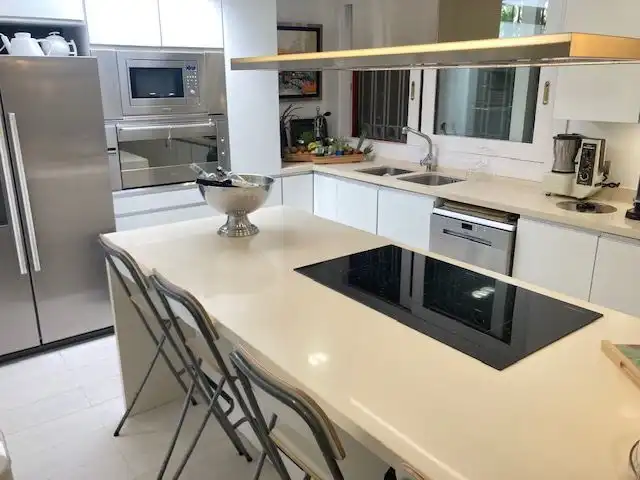 Cuina de Casa o xalet en venda en Roquetas de Mar amb Aire condicionat, Calefacció i Jardí privat