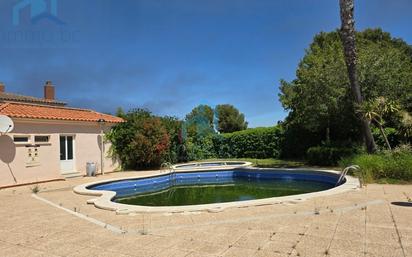Swimming pool of Single-family semi-detached for sale in Salou