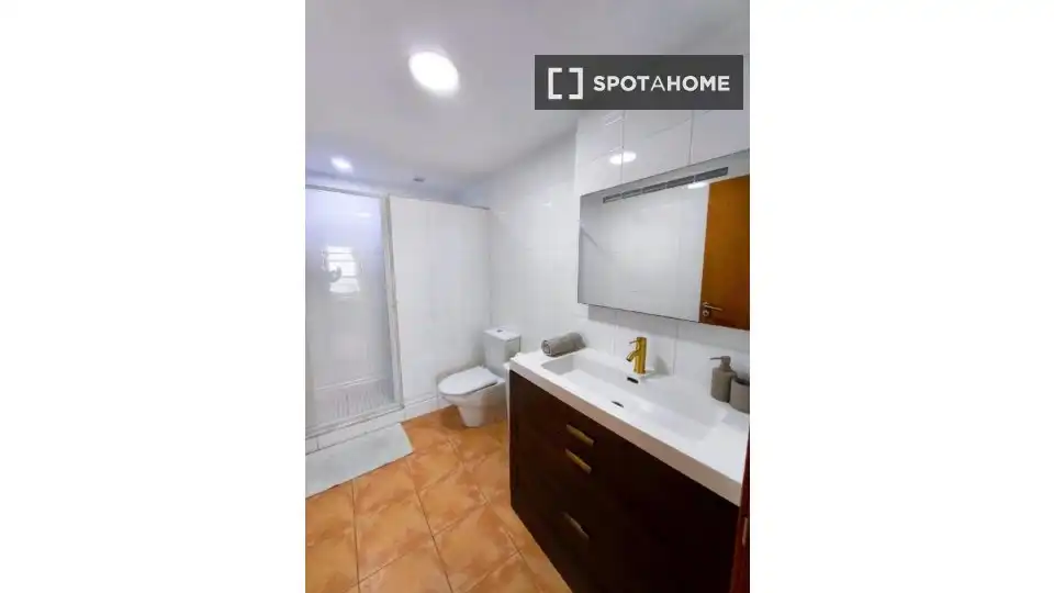Baño de Piso de alquiler en Cullera con Aire acondicionado, Calefacción y Amueblado