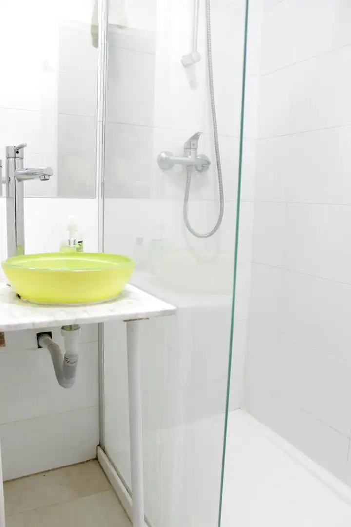Baño de Piso para compartir en Sevilla con Aire acondicionado, Amueblado y Lavadora