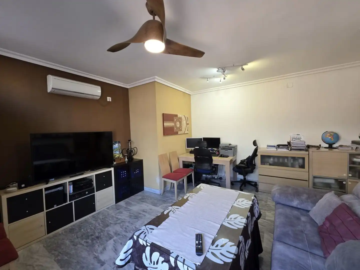 Sala d'estar de Àtic en venda en Sevilla amb Aire condicionat, Terrassa i Traster