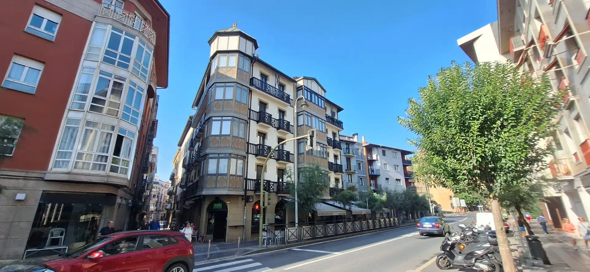 Vista exterior de Apartament en venda en Zarautz amb Traster, Moblat i Forn