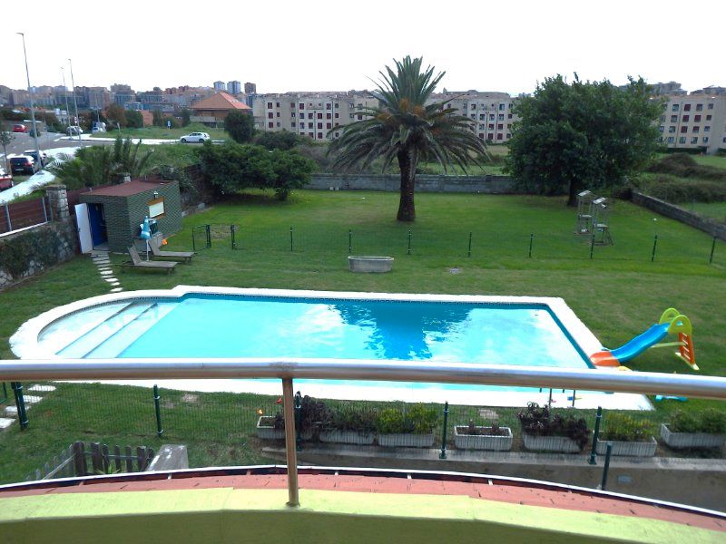 Piscina de Casa o xalet en venda en Santander amb Aire condicionat, Calefacció i Terrassa