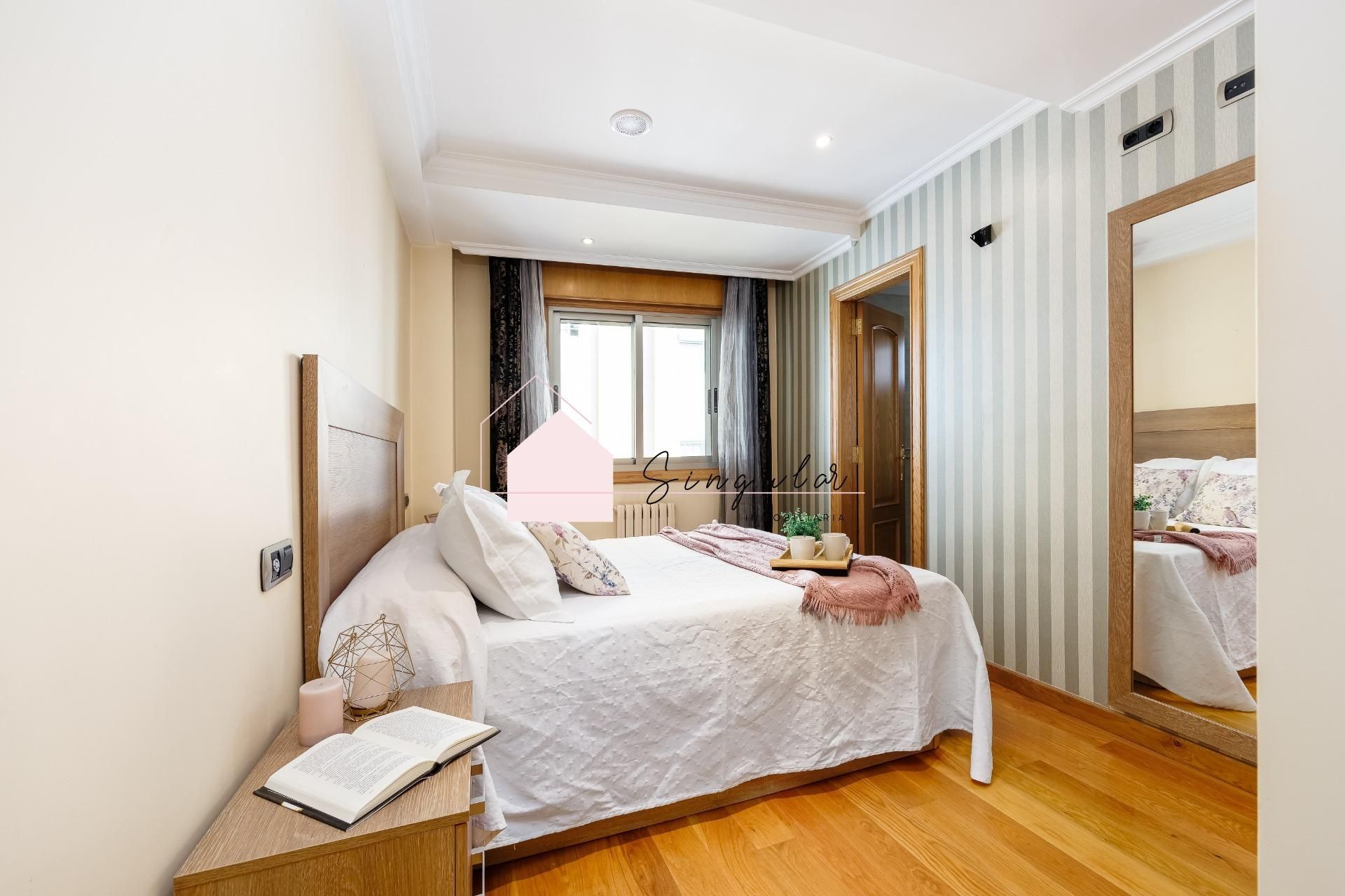 Bedroom of Flat for sale in Vigo   with Air Conditioner, Heating and Parquet flooring