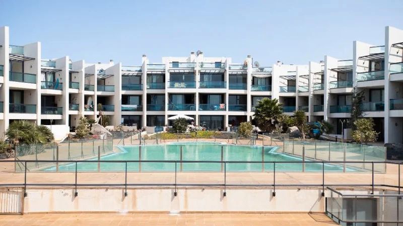 Piscina de Pis en venda en La Oliva