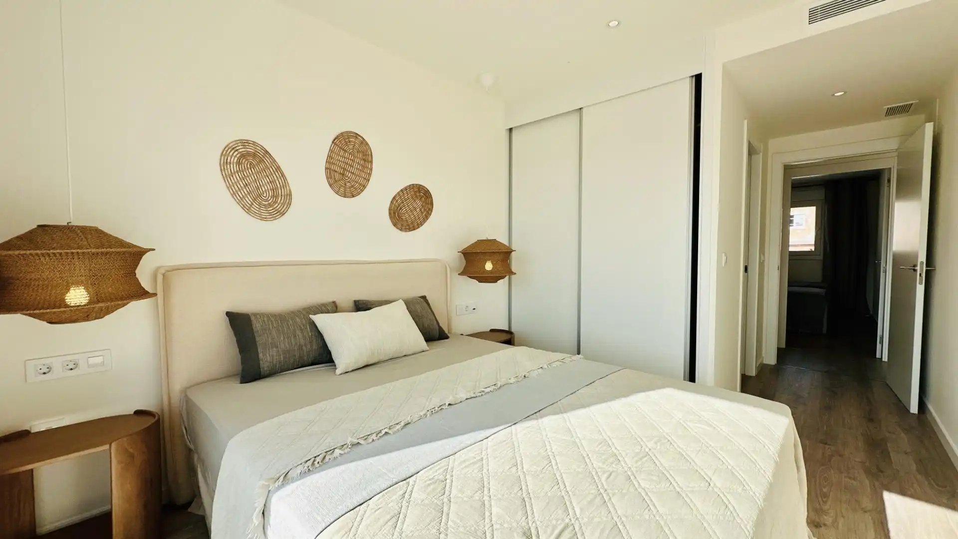 Dormitori de Apartament en venda en Finestrat amb Aire condicionat, Jardí privat i Terrassa