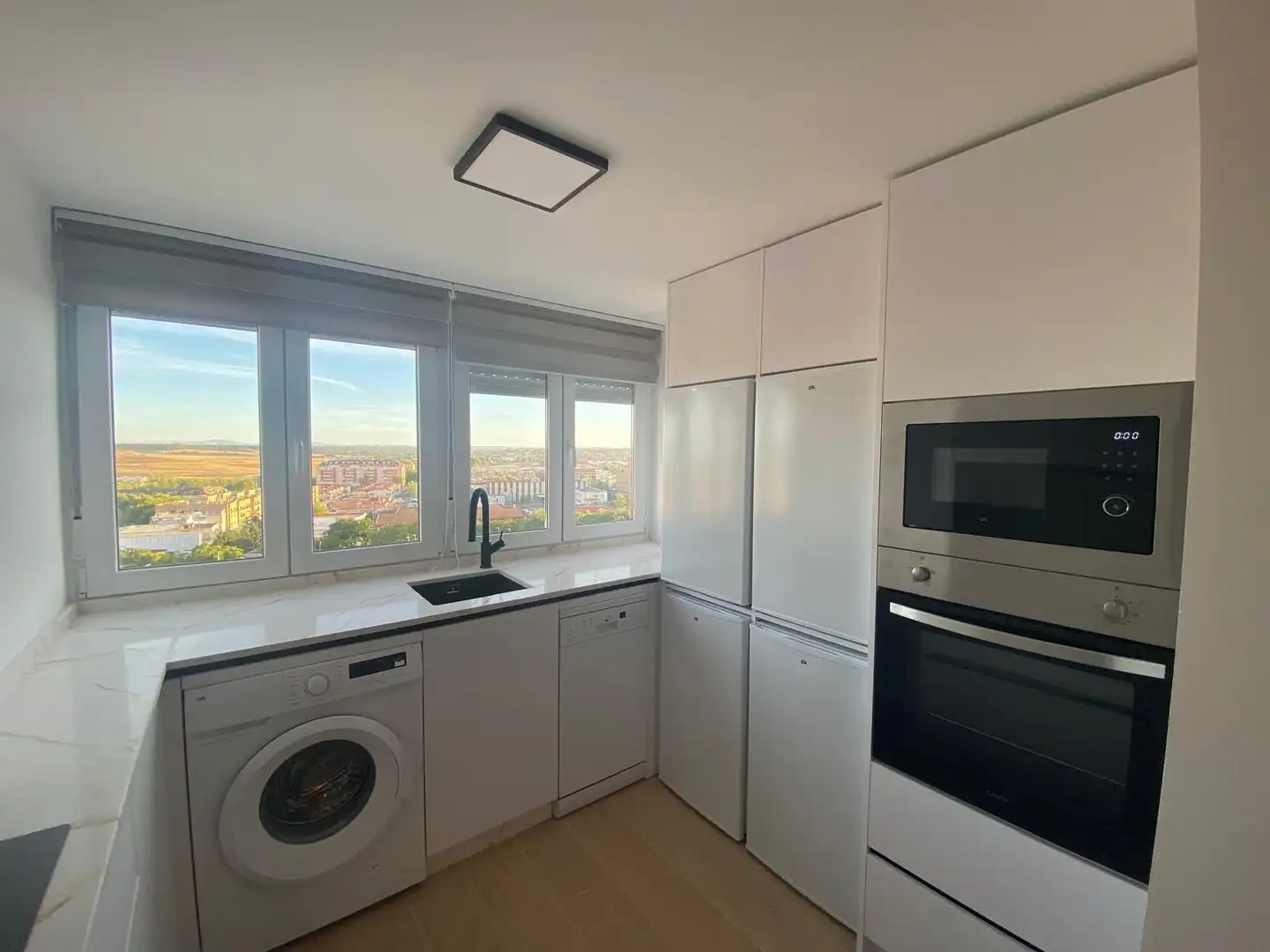 Kitchen of Flat for share in Badajoz  with Air Conditioner and Furnished