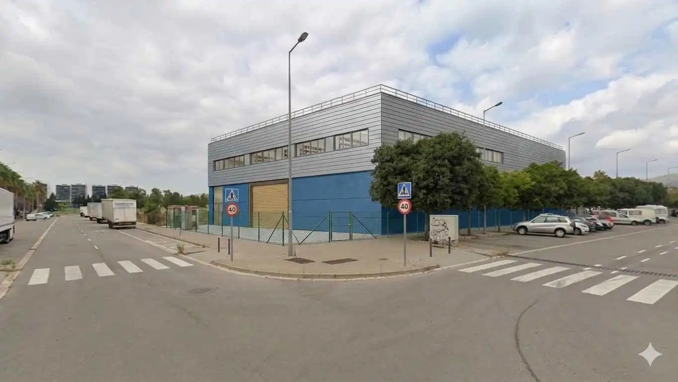Industriegebäude zur Miete in Vilamarina