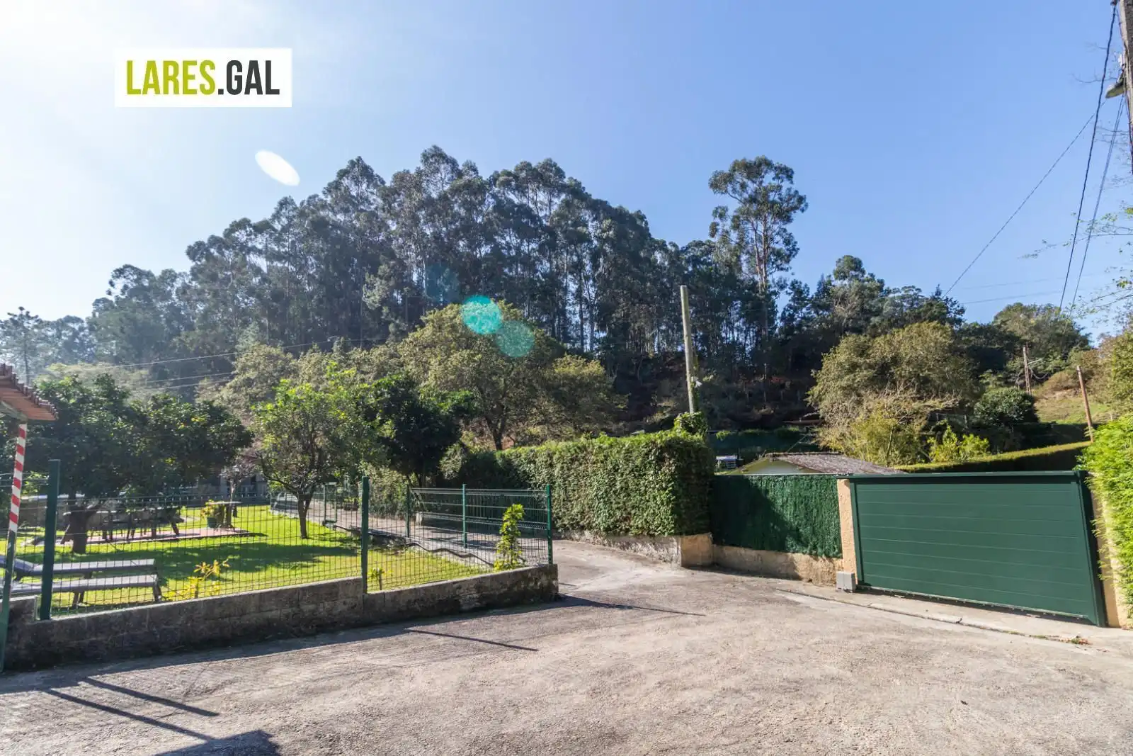 Vista exterior de Casa o xalet en venda en Cangas  amb Calefacció, Terrassa i Traster