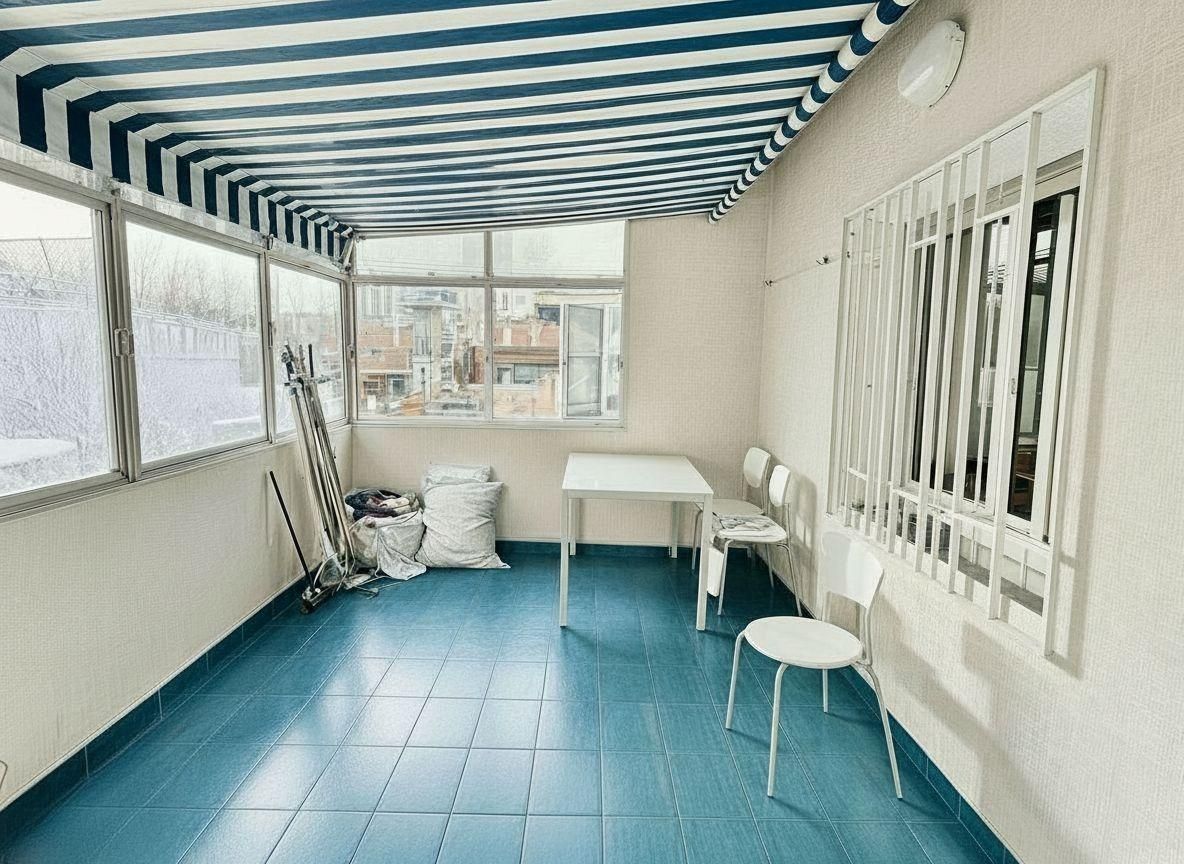 Balcony of Flat for sale in Sabadell  with Air Conditioner