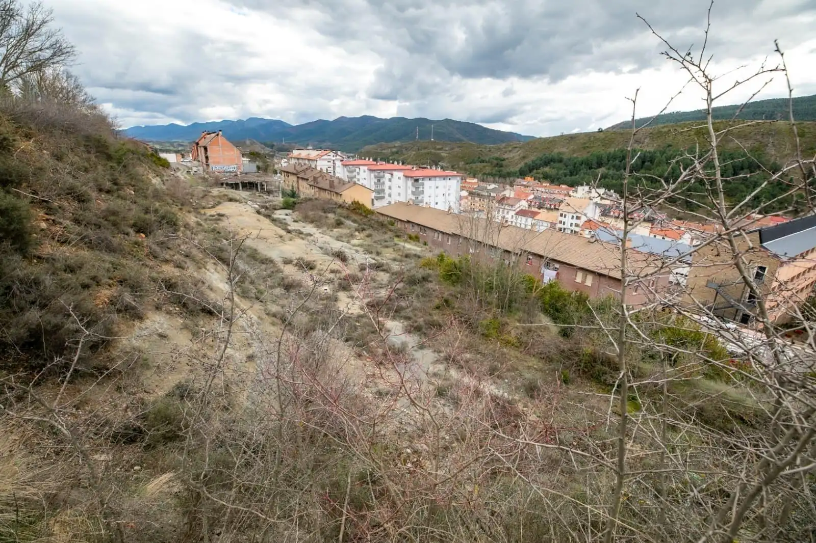 Edificio en venta en Sabiñánigo