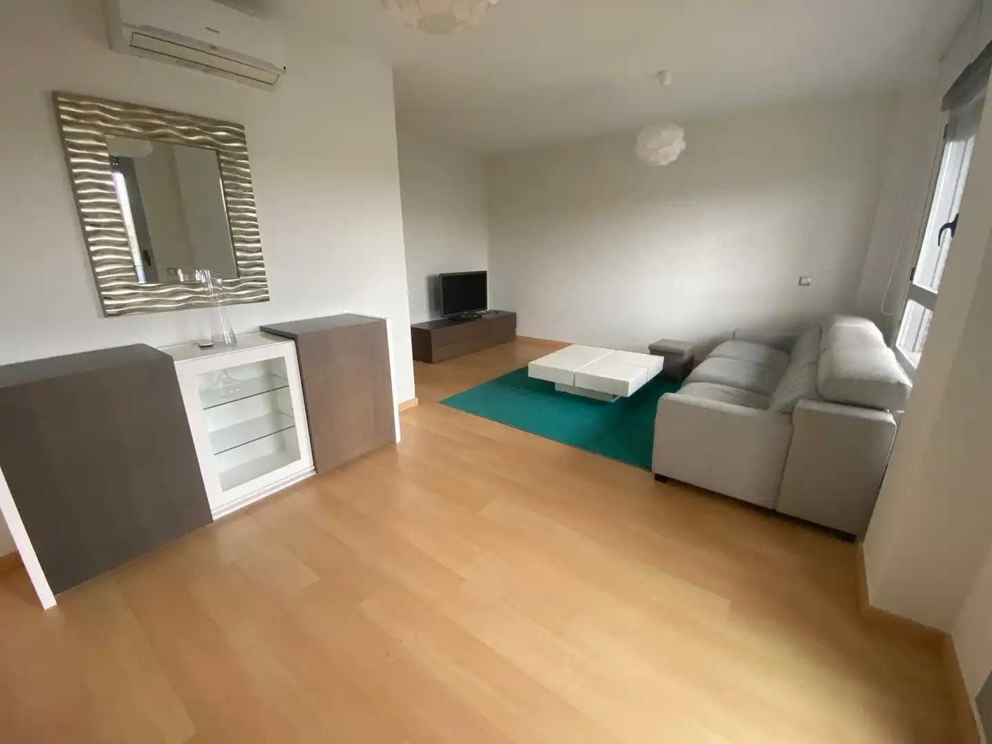 Sala d'estar de Pis de lloguer en Albacete amb Aire condicionat, Calefacció i Parquet