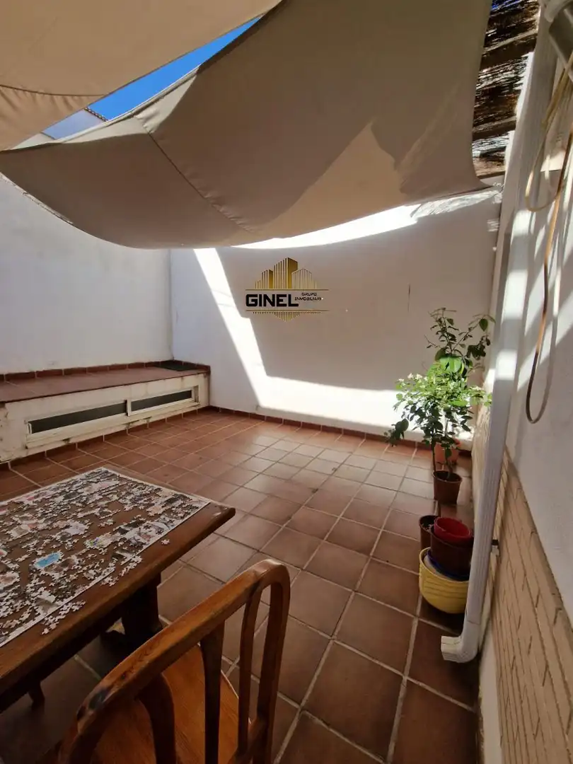 Casa adosada de alquiler en Jaén con Aire acondicionado, Calefacción y Terraza