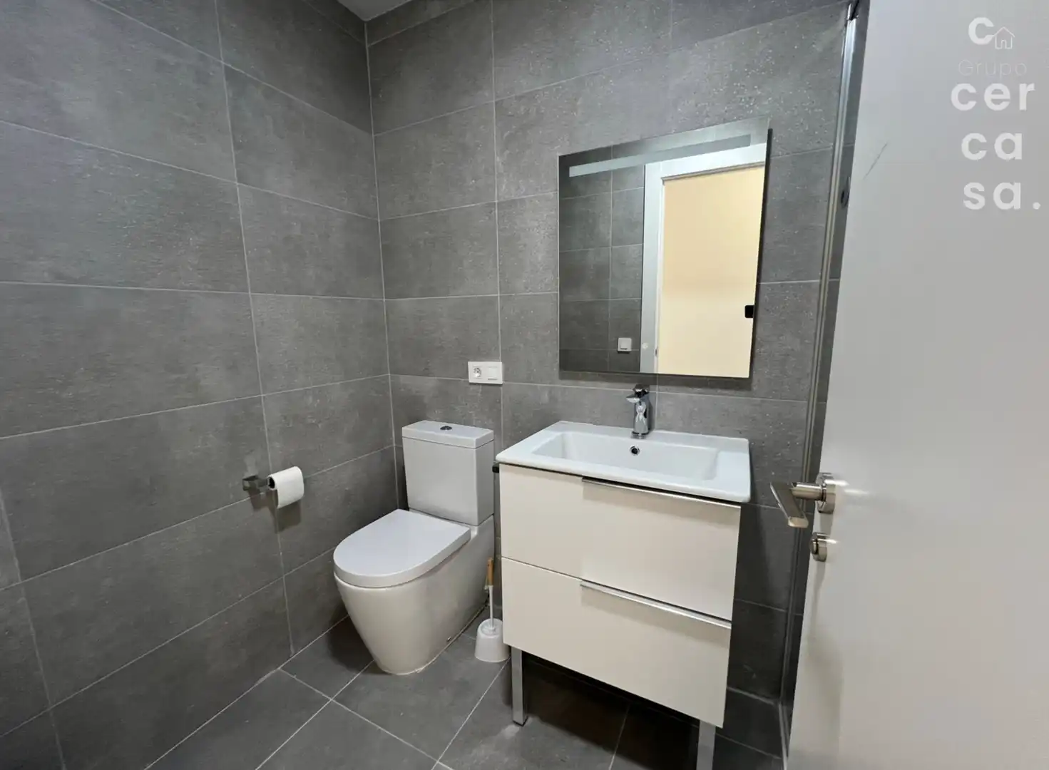 Bathroom of Flat for rent in Valencia  with Air Conditioner, Heating and Storage room