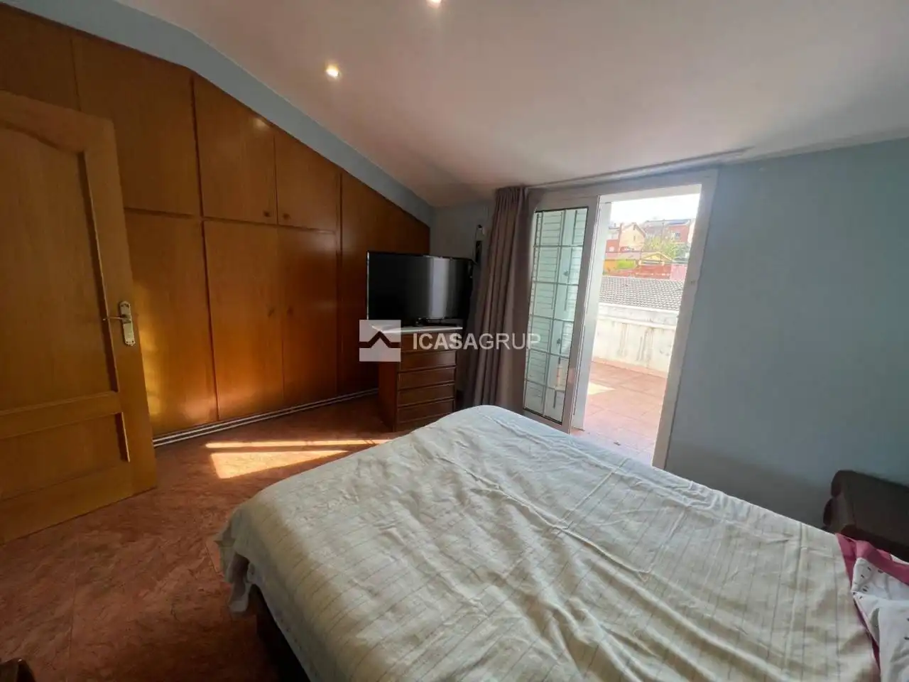 Bedroom of Attic for sale in Rubí  with Air Conditioner, Heating and Private garden