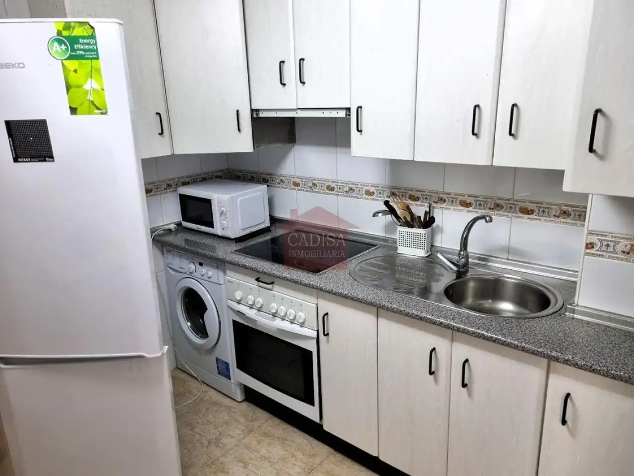 Kitchen of Flat for rent in Salamanca  with Heating, Parquet flooring and Furnished