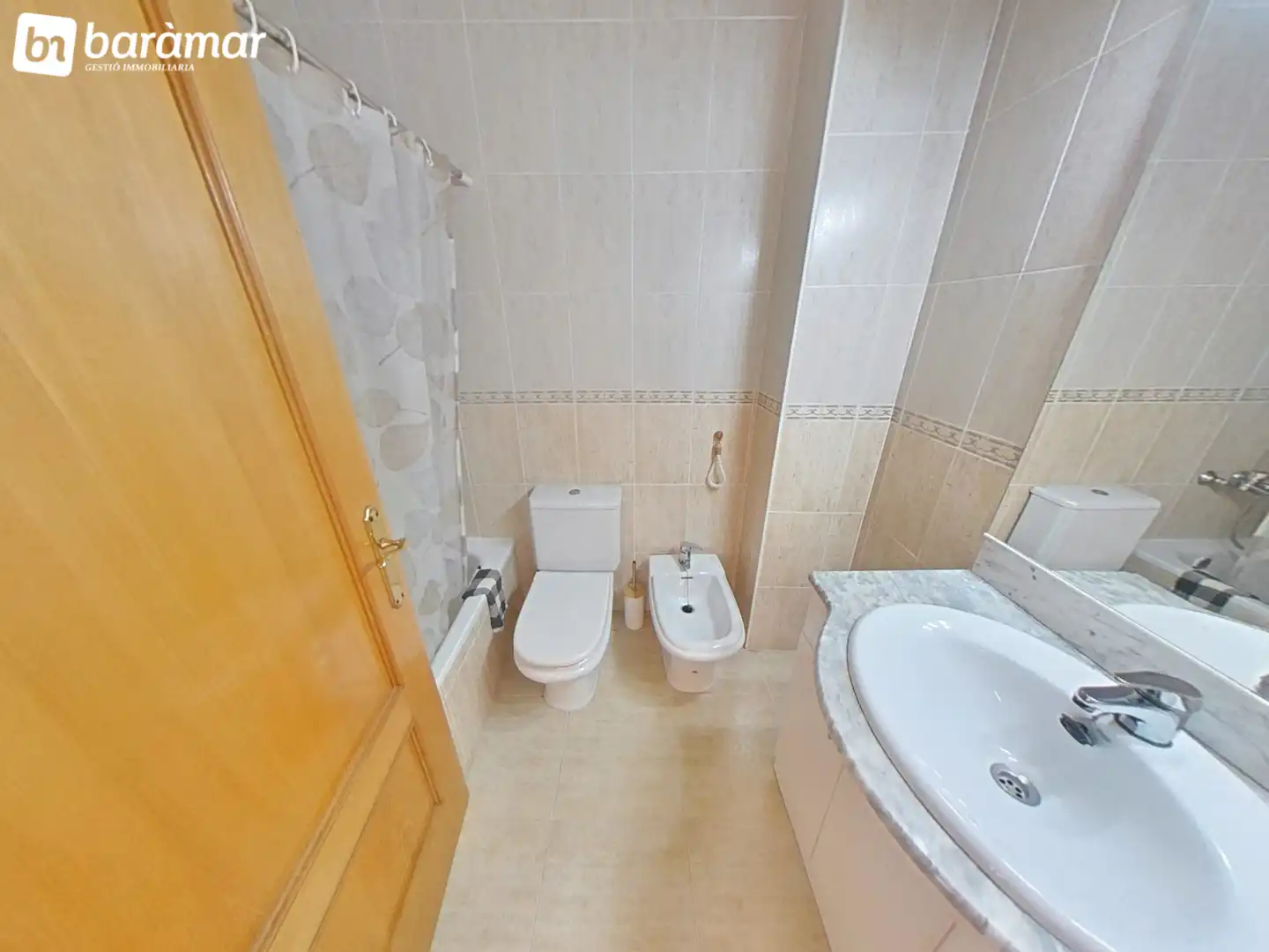 Baño de Apartamento en venta en El Vendrell con Terraza y Piscina comunitaria