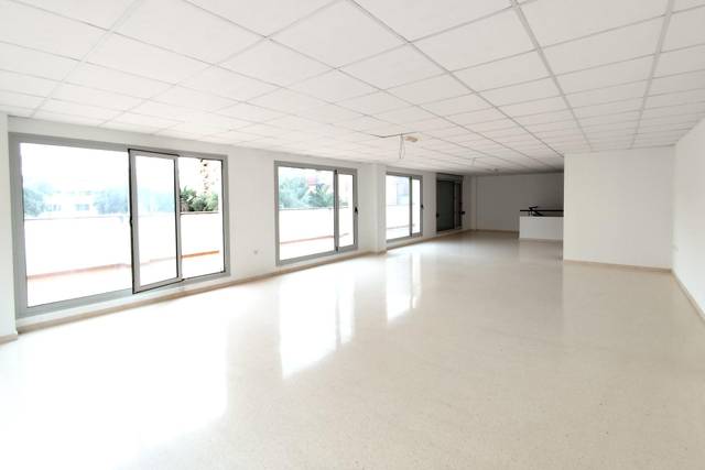 Local comercial en Alquiler en  NOU D'OCTUBRE, 9 en Santa Rita