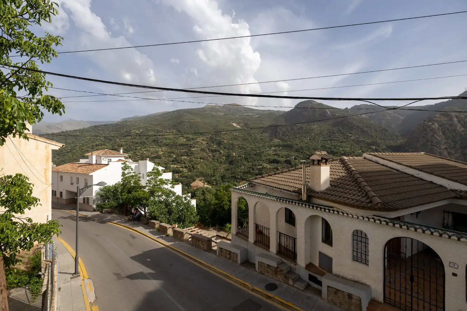 Vista exterior de Casa o xalet en venda en Güéjar Sierra amb Jardí privat i Moblat