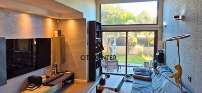 Sala d'estar de Casa o xalet en venda en Granadilla de Abona amb Jardí privat, Moblat i Forn
