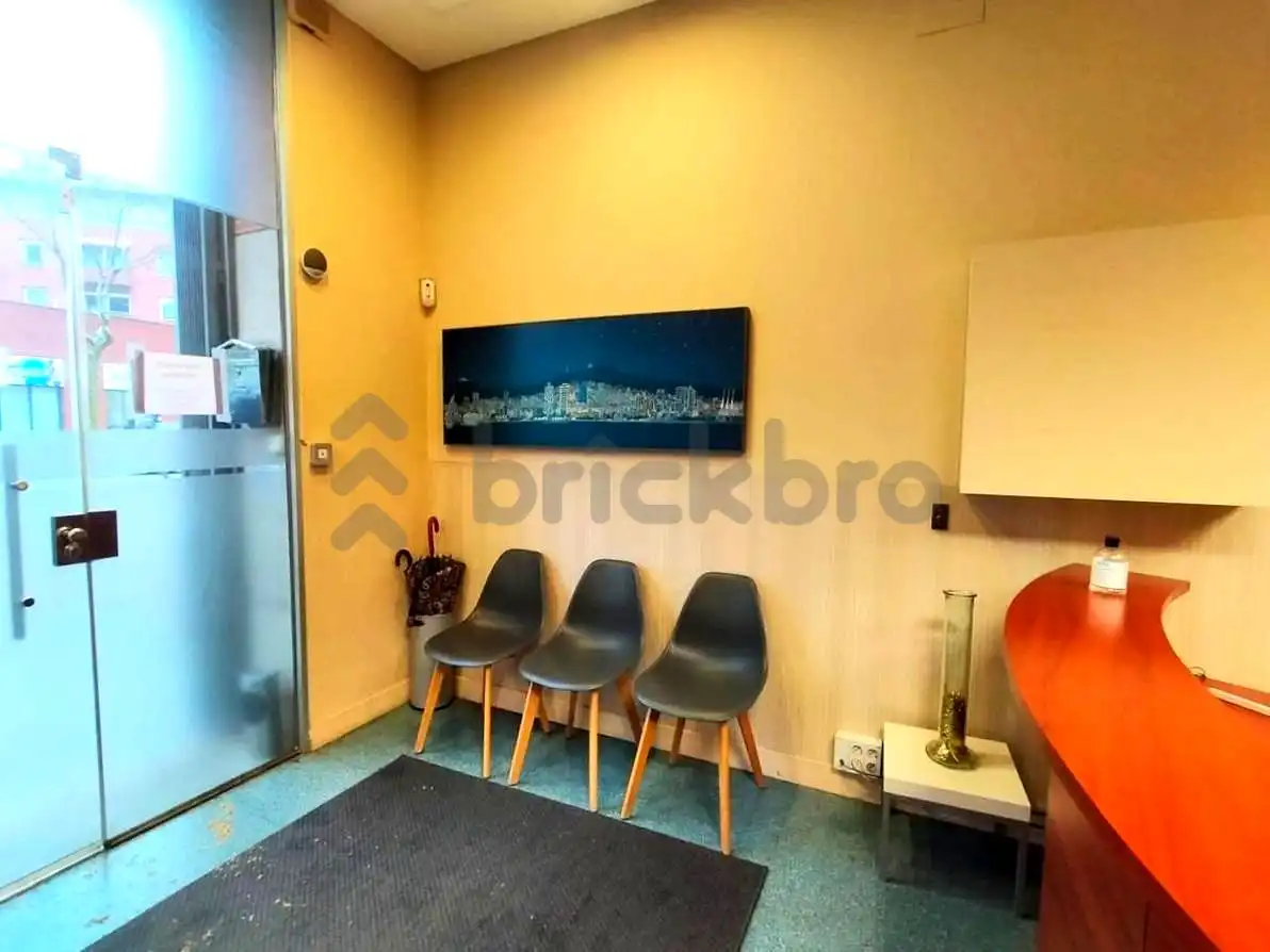 Commercial properties for sale in Barcelona  with Air Conditioner