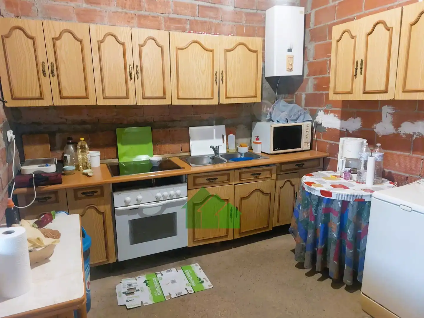 Cuina de Casa o xalet en venda en Montijo amb Traster, Piscina i TV