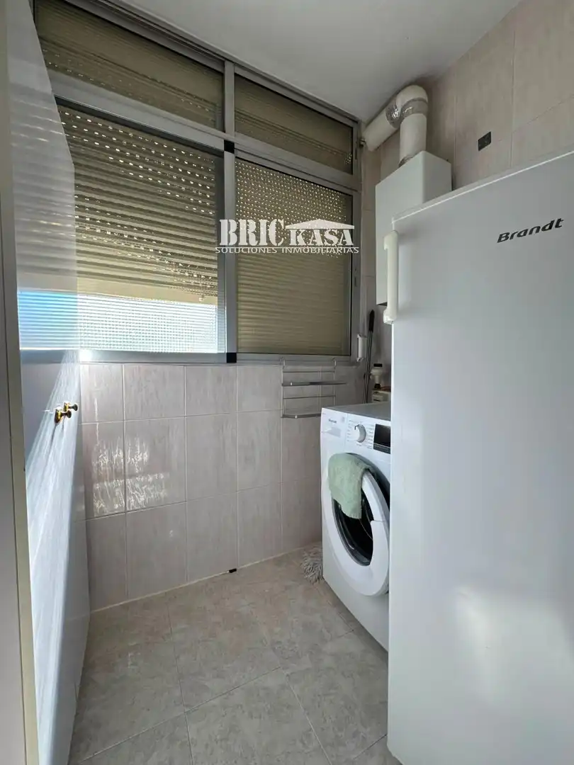 Badezimmer von Dachboden zur Miete in Cáceres mit Klimaanlage, Terrasse und Möbliert