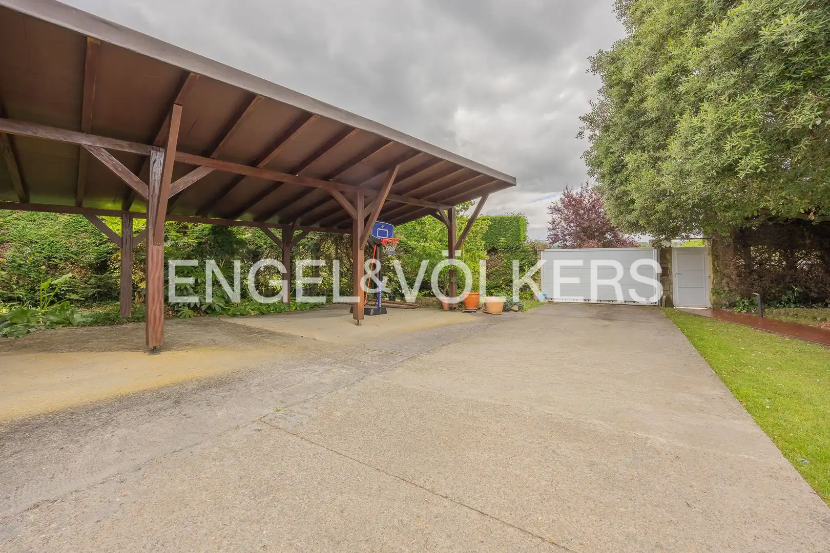 Parking de Casa o chalet en venta en Loiu con Calefacción, Jardín privado y Trastero