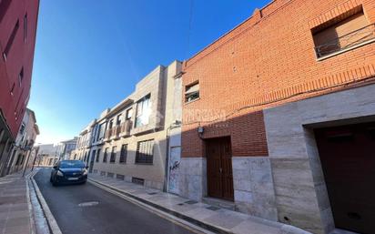 Vista exterior de Casa adosada en venda en Miguelturra amb Terrassa