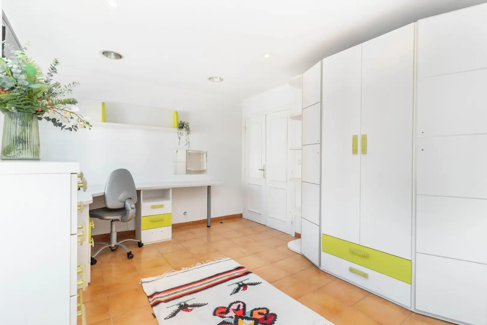 Habitación de Piso en venta en Avilés con Calefacción