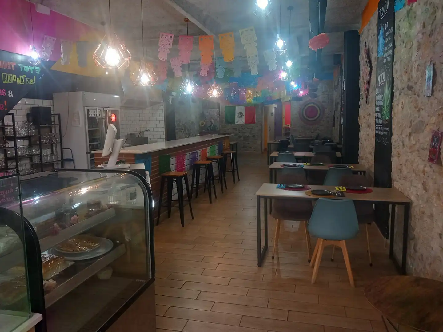 Local en traspas en Reus amb Aire condicionat i Moblat
