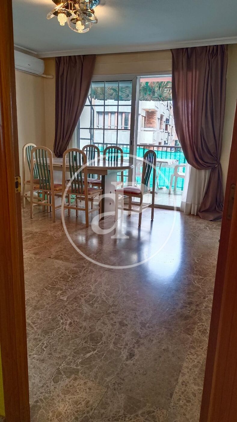 Comedor de Piso en venta en El Campello con Calefacción, Terraza y Amueblado