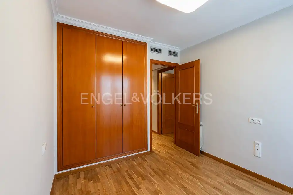 Flat for rent in Valencia  with Air Conditioner, Heating and Parquet flooring