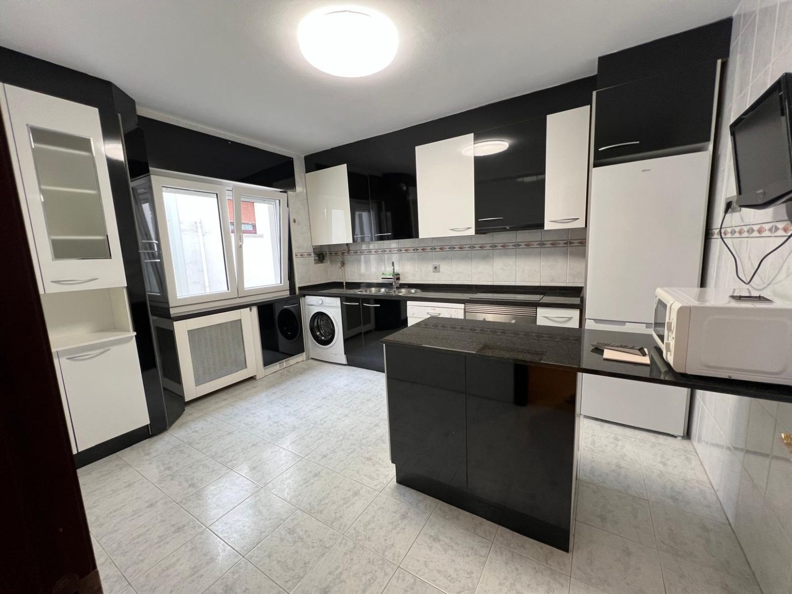 Kitchen of Flat to rent in Gijón   with Heating