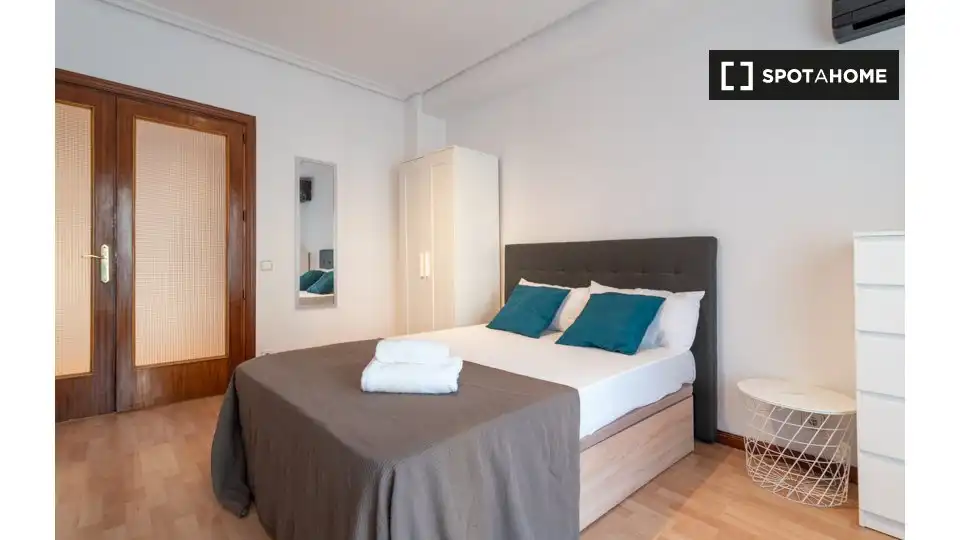 Habitación de Piso de alquiler en Madrid con Aire acondicionado, Calefacción y Amueblado