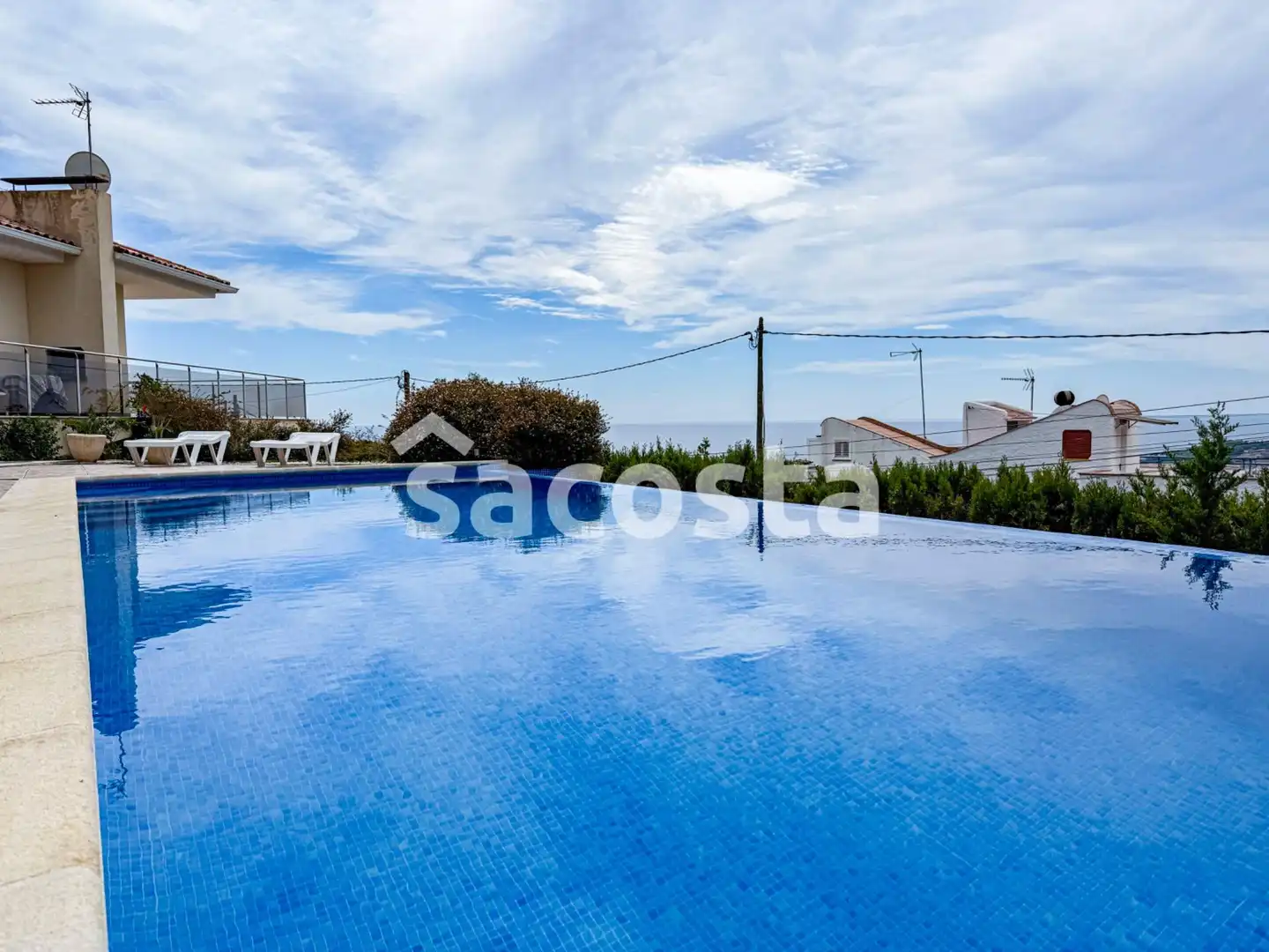 Schwimmbecken von Haus oder Chalet zum Verkauf in Lloret de Mar mit Klimaanlage, Heizung und Privatgarten