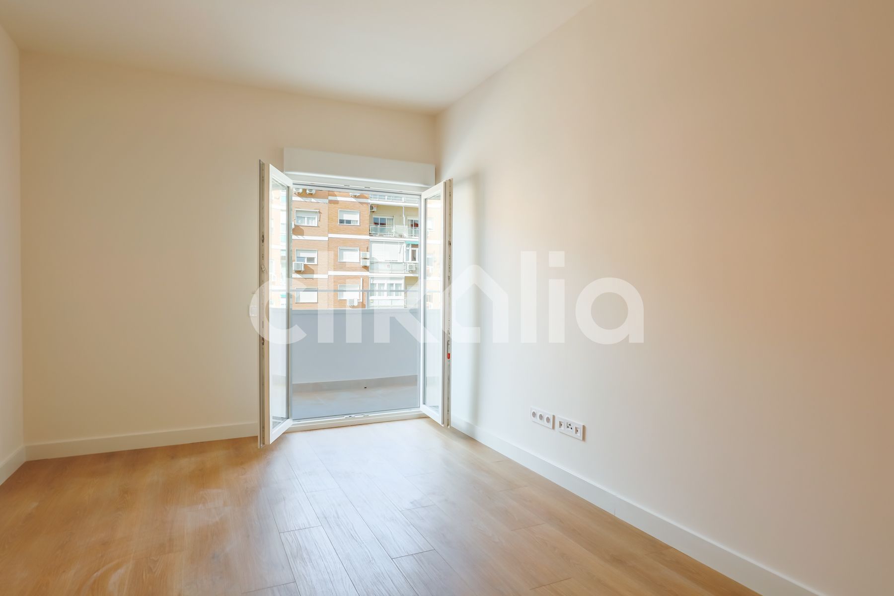 Dormitori de Pis en venda en  Madrid Capital amb Aire condicionat, Calefacció i Terrassa