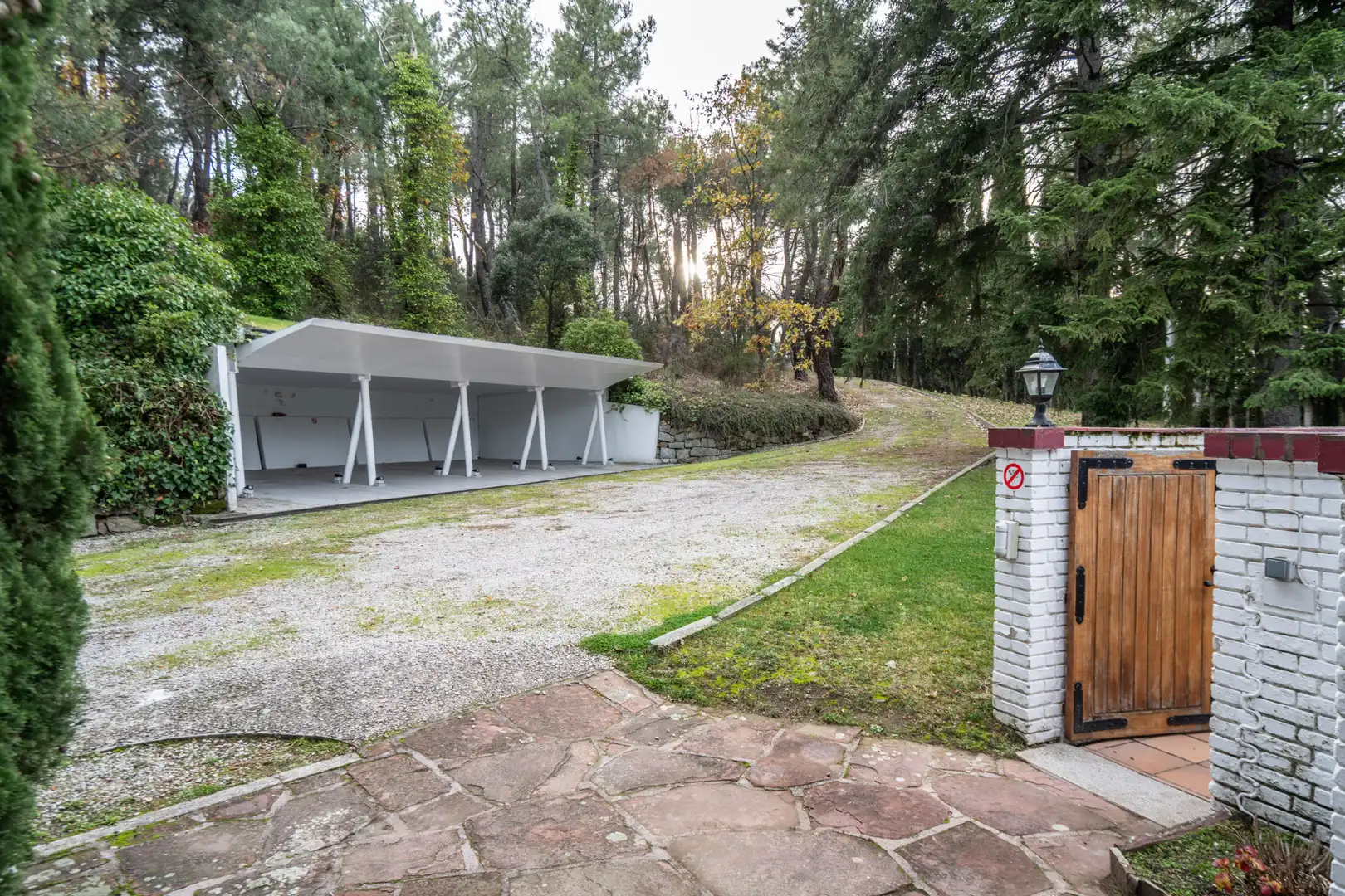 Parking de Finca rústica en venta en Guadarrama con Aire acondicionado, Calefacción y Jardín privado