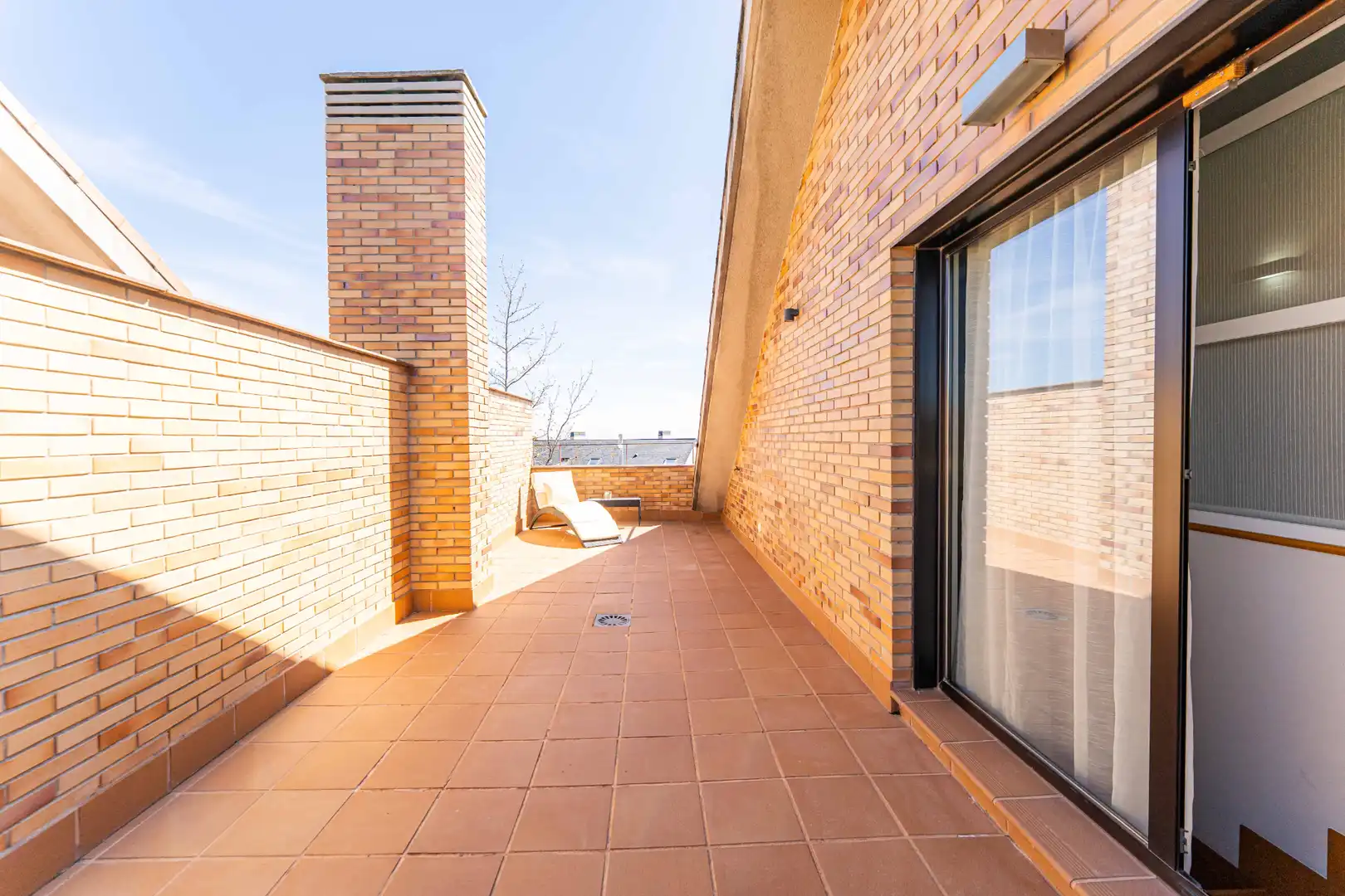 Terrassa de Casa adosada en venda en Torrelodones amb Aire condicionat, Calefacció i Jardí privat