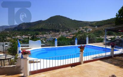 Piscina de Casa o xalet en venda en Villamena amb Calefacció, Jardí privat i Terrassa