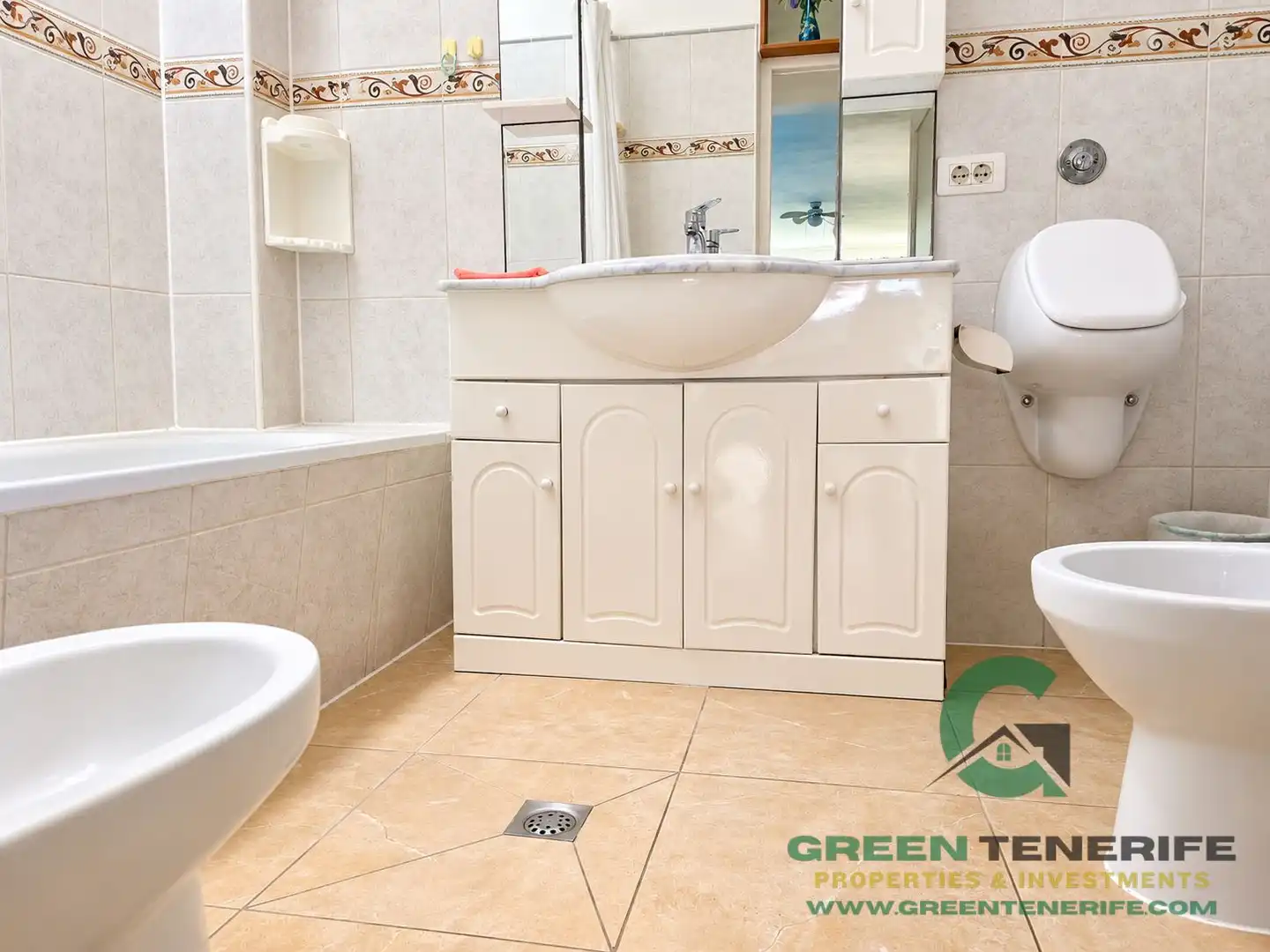 Baño de Casa adosada en venta en Arico con Terraza